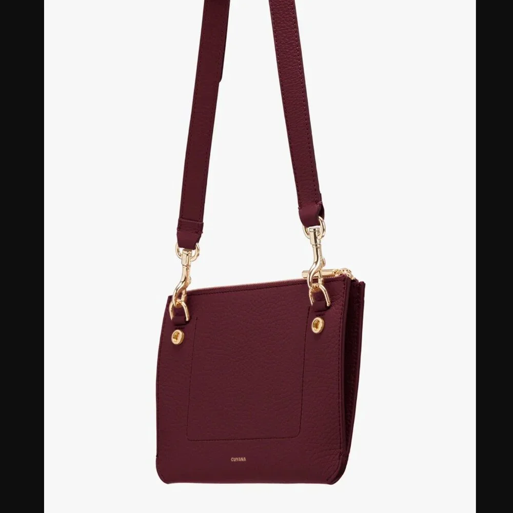 NWT Cuyana System Zipper Pouch in Cherry Pebbled Leather - Picture 7 of 13